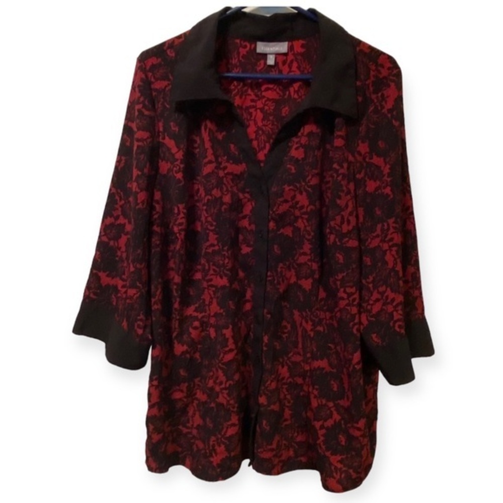 Essentials‎ Top Women’s Size 1X Button Down Darts Red Black Collared